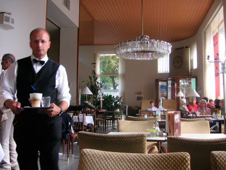 The original 1950s interior of the Café Prückel