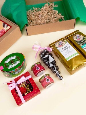 Подарочный набор 8 марта Coffeemag в крафт коробке 20х20 №1 Подарочный набор 8 марта Coffeemag в крафт коробке 20х20 №1