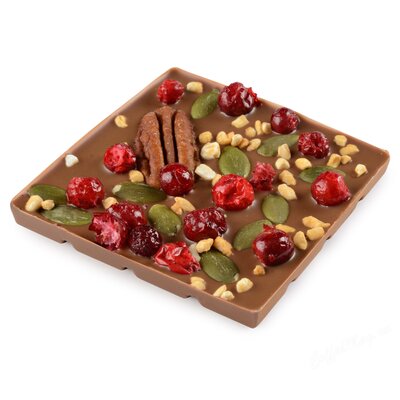 Chokodelika Шоколад молочный с украшением Пекан и брусника 35 г