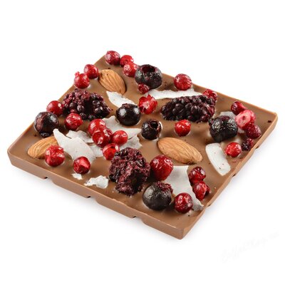 Chokodelika Шоколад молочный с украшением Ежевика, кокос, миндаль 75 г