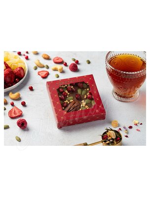 Chokodelika Шоколад молочный с украшением Пекан и брусника 35 г