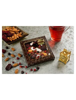 Chokodelika Шоколад молочный с украшением Ежевика, кокос, миндаль 75 г